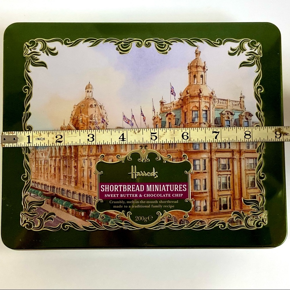 Harrods of London Biscuit Tin - Picture 10 of 13